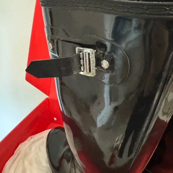 Hunter Women's Tall Gloss Black Rain Boots - Picture 4 of 6